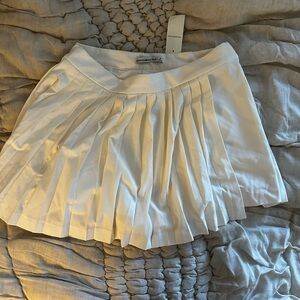 A&F White Pleated Skort